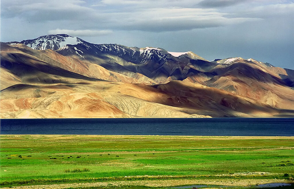 1200px-Karakoram-West_Tibetan_Plateau_alpine_steppe